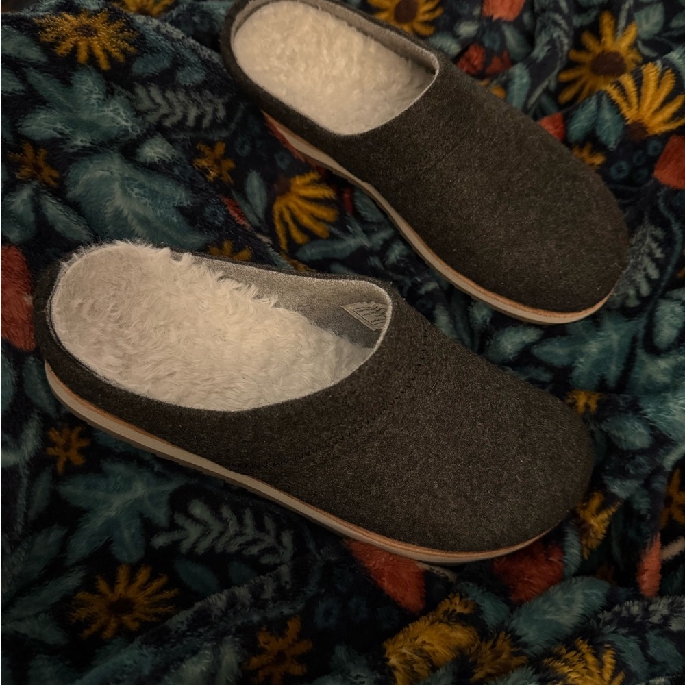 Merrell Women’s Juno Gray Wool Slip-on Shoes - Picture 6 of 6